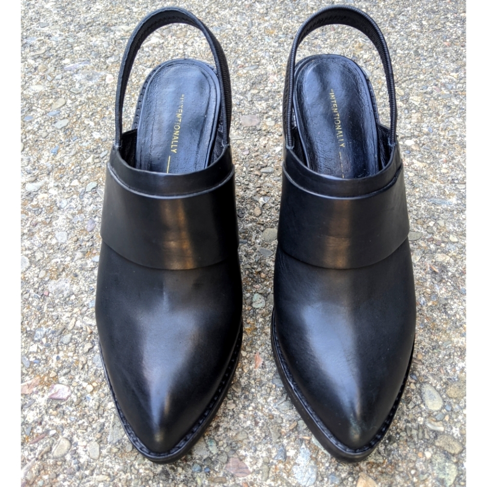 Intentionally Blank Moon Mule Heel - size 39